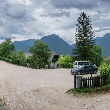 House Hiperbola & Outdoor Activities Apartment