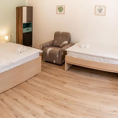 House Hiperbola & Outdoor Activities Daire Bovec