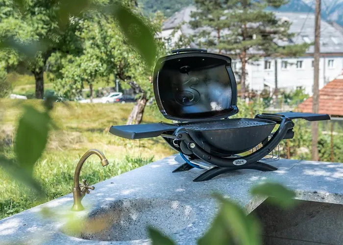 House Hiperbola & Outdoor Activities *