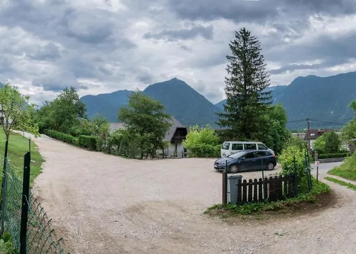 House Hiperbola & Outdoor Activities דירה