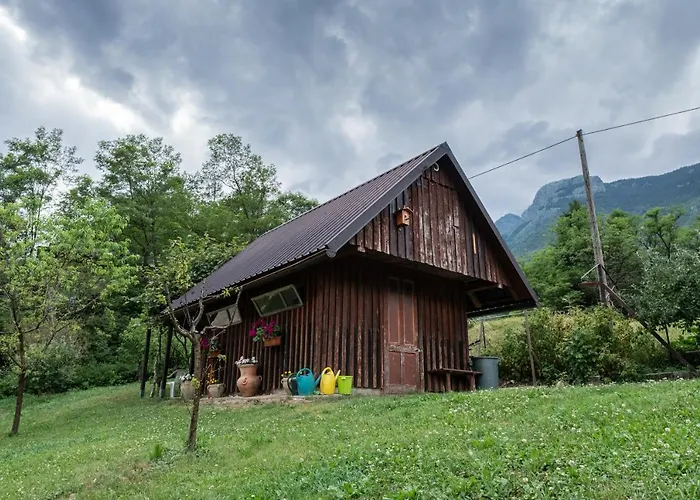 House Hiperbola & Outdoor Activities * בובק