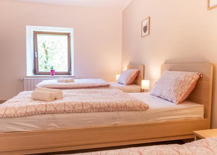 House Hiperbola & Outdoor Activities *