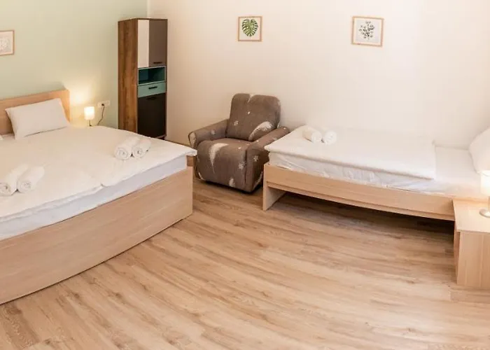 House Hiperbola & Outdoor Activities דירה בובק