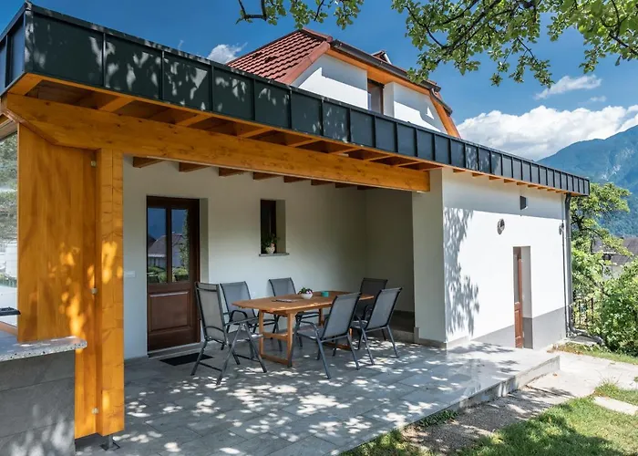 House Hiperbola & Outdoor Activities * בובק