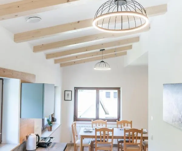 House Hiperbola & Outdoor Activities דירה