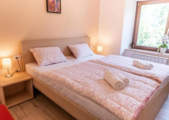 House Hiperbola & Outdoor Activities * בובק