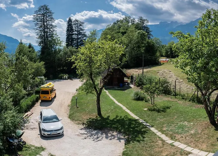 House Hiperbola & Outdoor Activities דירה בובק