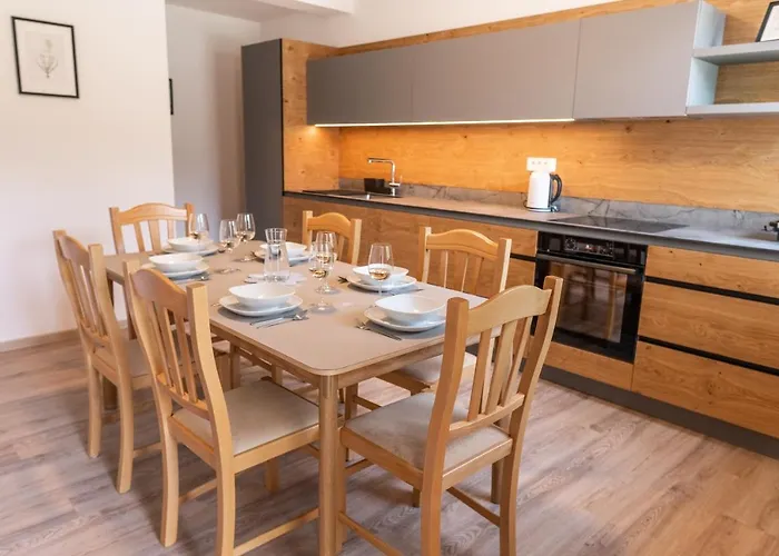 House Hiperbola & Outdoor Activities * בובק